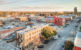 Deluxe Studio In Historic Downtown Building!