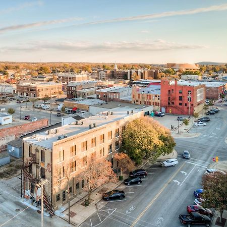 Deluxe Studio In Historic Downtown Building! Bartlesville Exterior photo